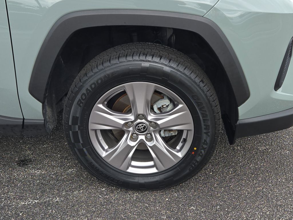 2022 Toyota RAV4 XLE, 196424, Photo
