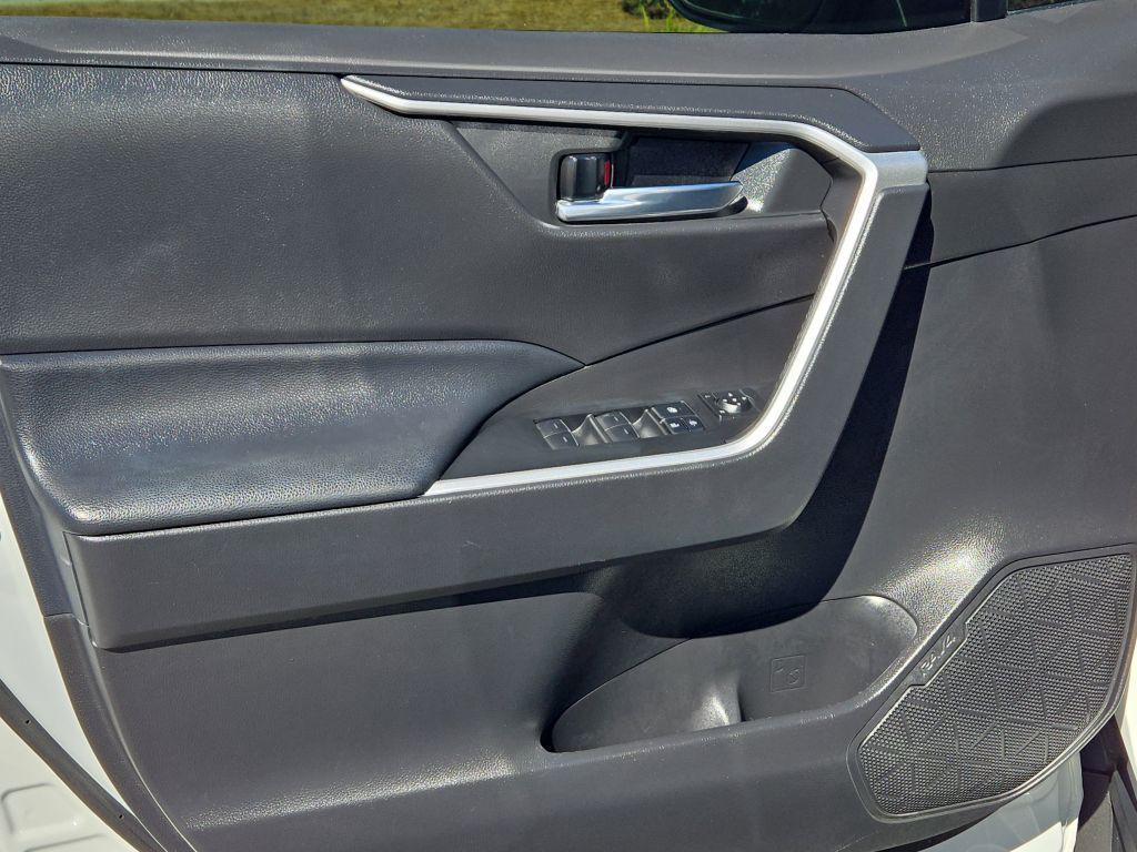 2022 Toyota RAV4 XLE, 232397, Photo