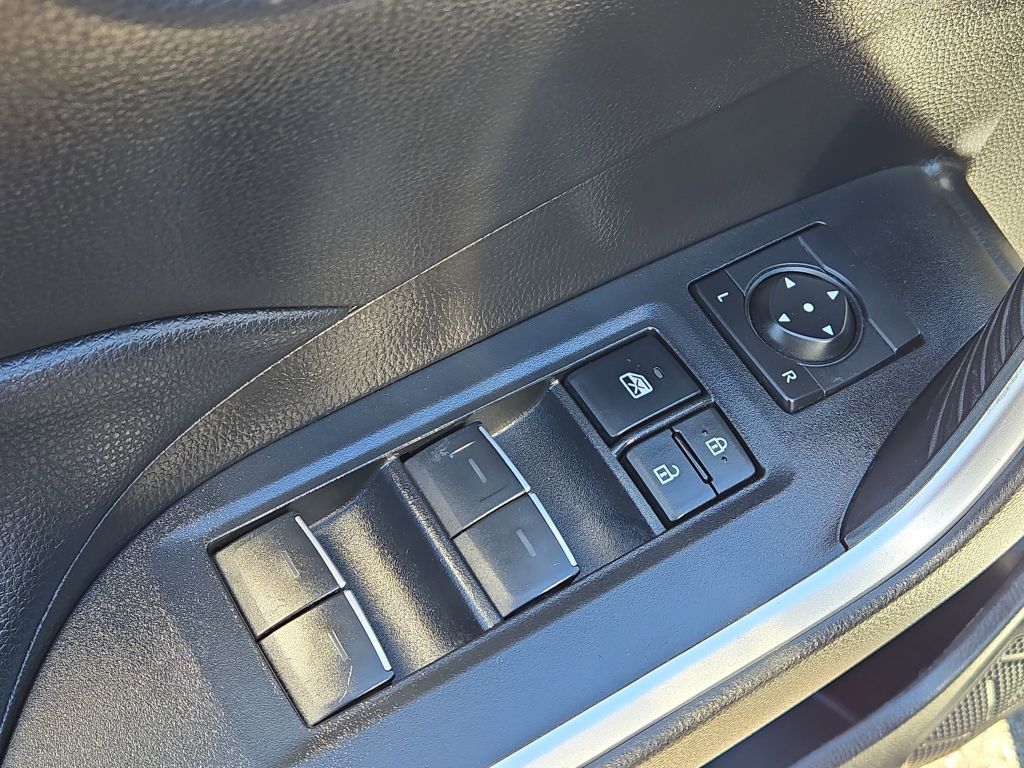 2022 Toyota RAV4 XLE, 232397, Photo