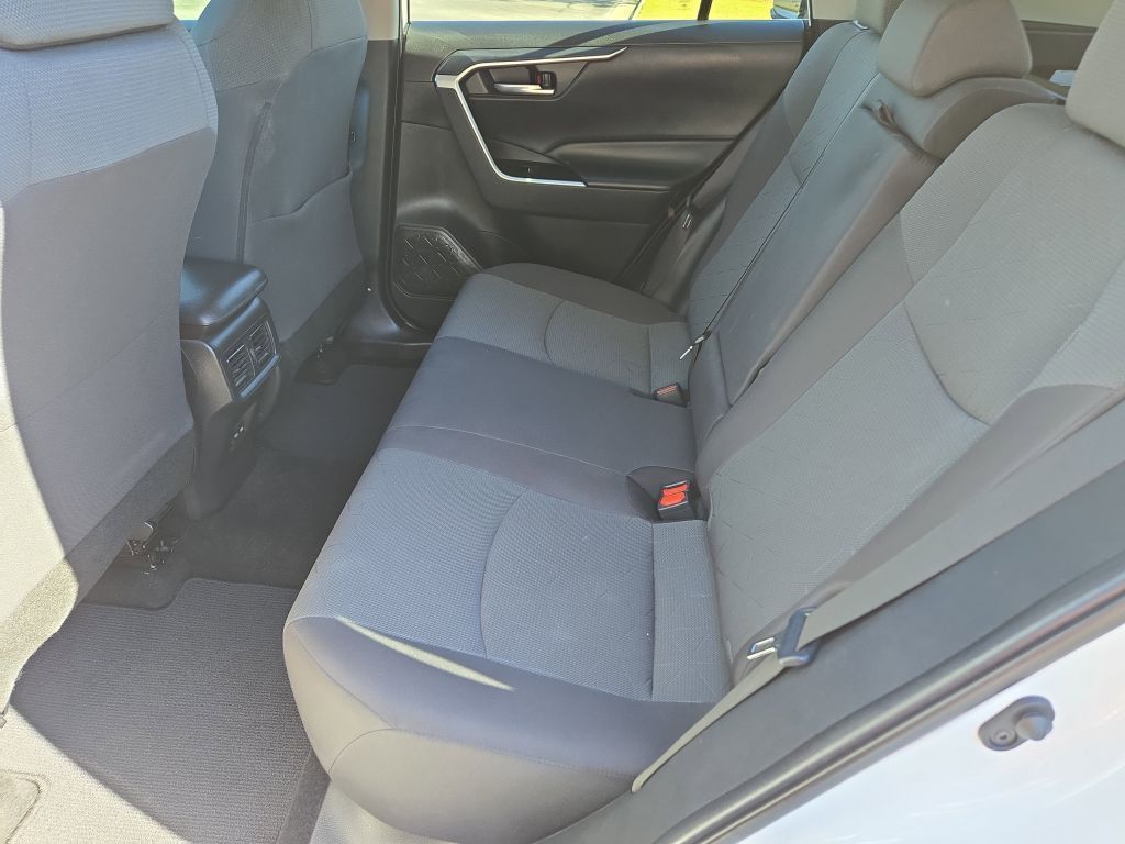 2022 Toyota RAV4 XLE, 232397, Photo