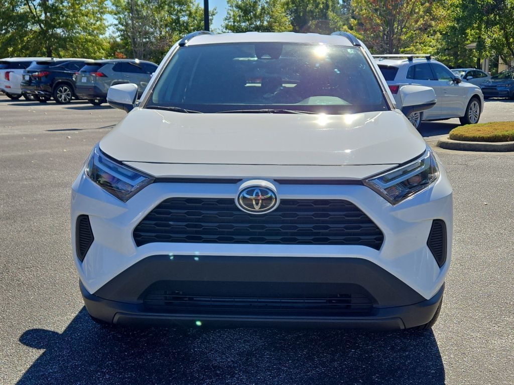 2022 Toyota RAV4 XLE photo 2