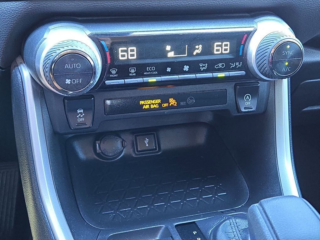 2022 Toyota RAV4 XLE, 232397, Photo