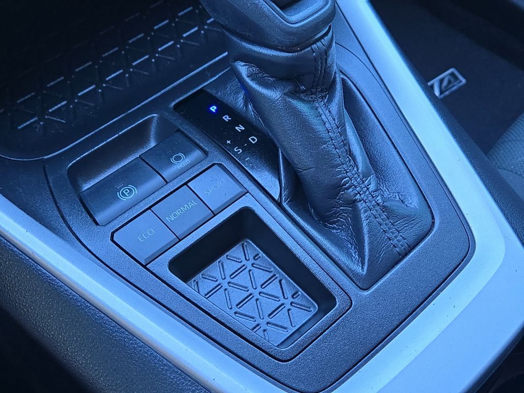 2022 Toyota RAV4 XLE, 232397, Photo