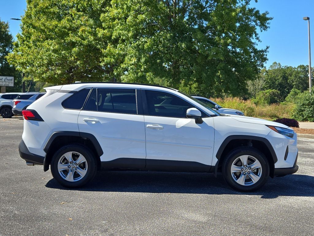 2022 Toyota RAV4 XLE, 232397, Photo