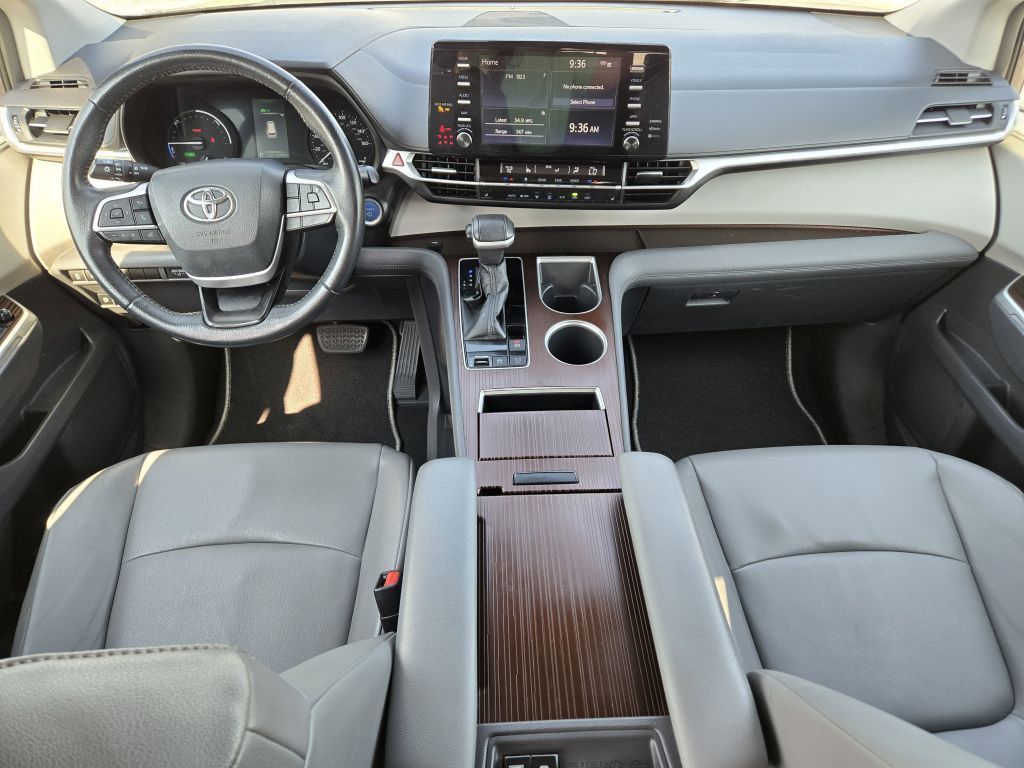 2022 Toyota Sienna XLE, 129958, Photo