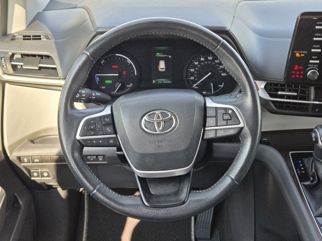 2022 Toyota Sienna XLE, 129958, Photo