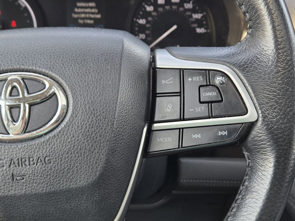 2022 Toyota Sienna XLE, 129958, Photo