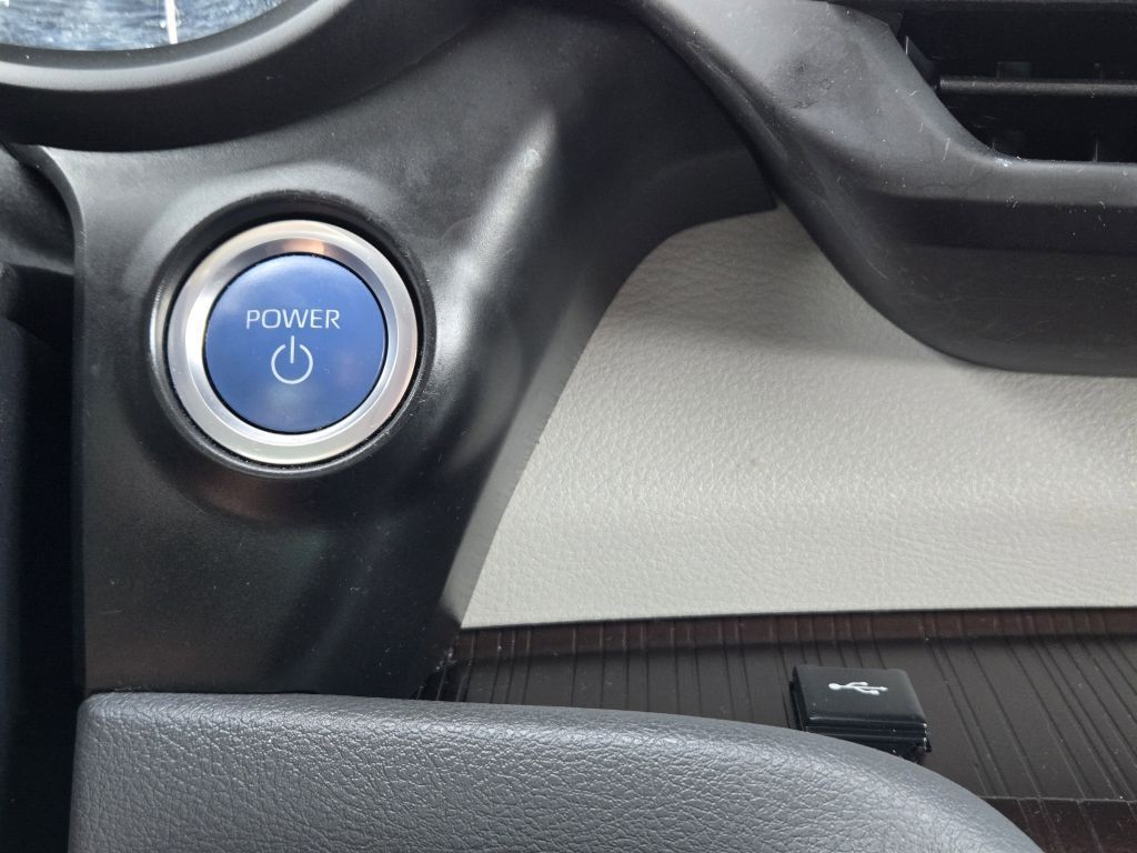 2022 Toyota Sienna XLE, 129958, Photo