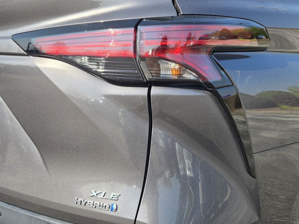 2022 Toyota Sienna XLE, 129958, Photo