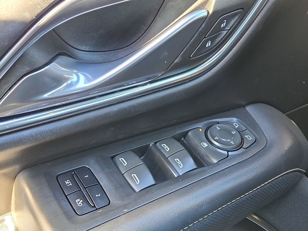 2023 GMC Yukon XL SLT, 130718, Photo