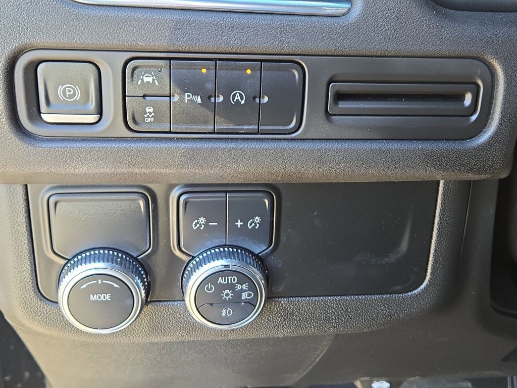 2023 GMC Yukon XL SLT, 130718, Photo