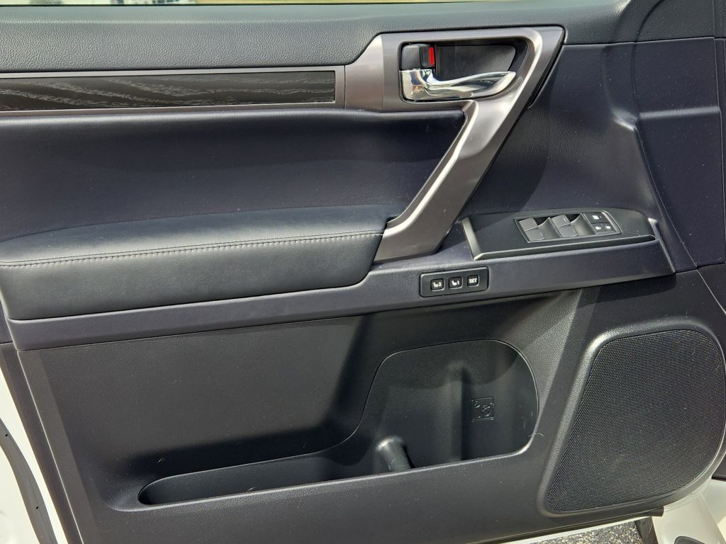 2023 Lexus GX 460 photo 13