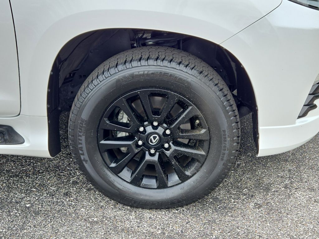 2023 Lexus GX 460 photo 4