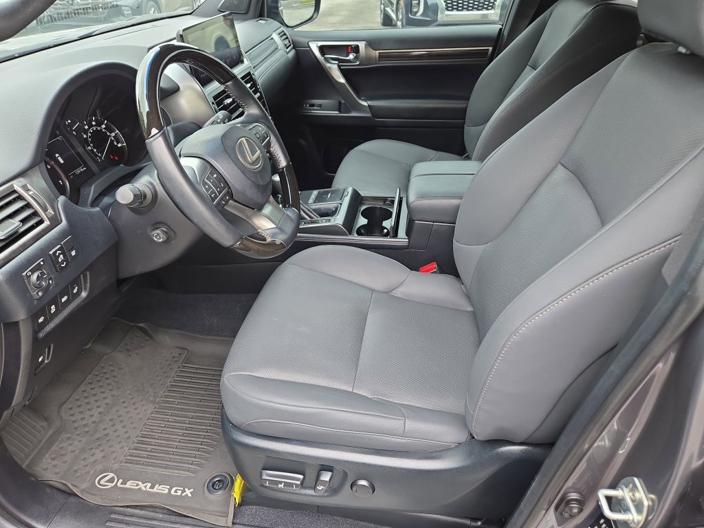 2023 Lexus GX 460 Premium photo 13