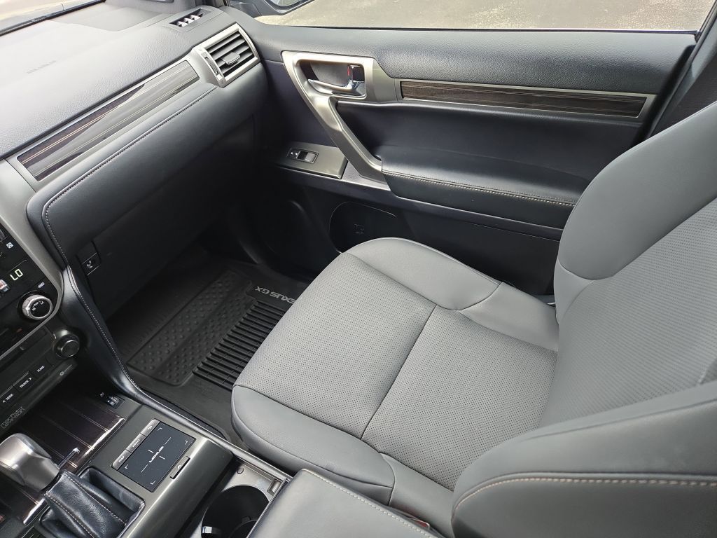 2023 Lexus GX 460 Premium photo 16