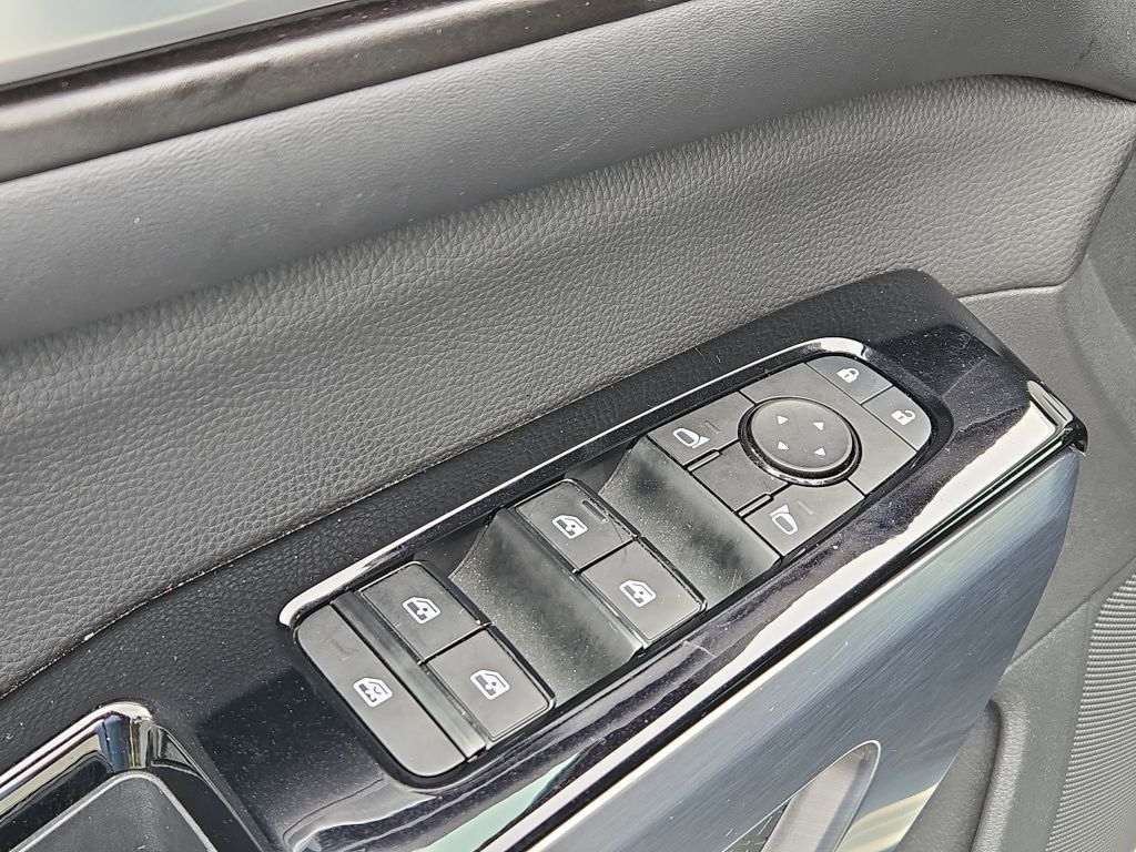 2023 Nissan Pathfinder SL photo 13