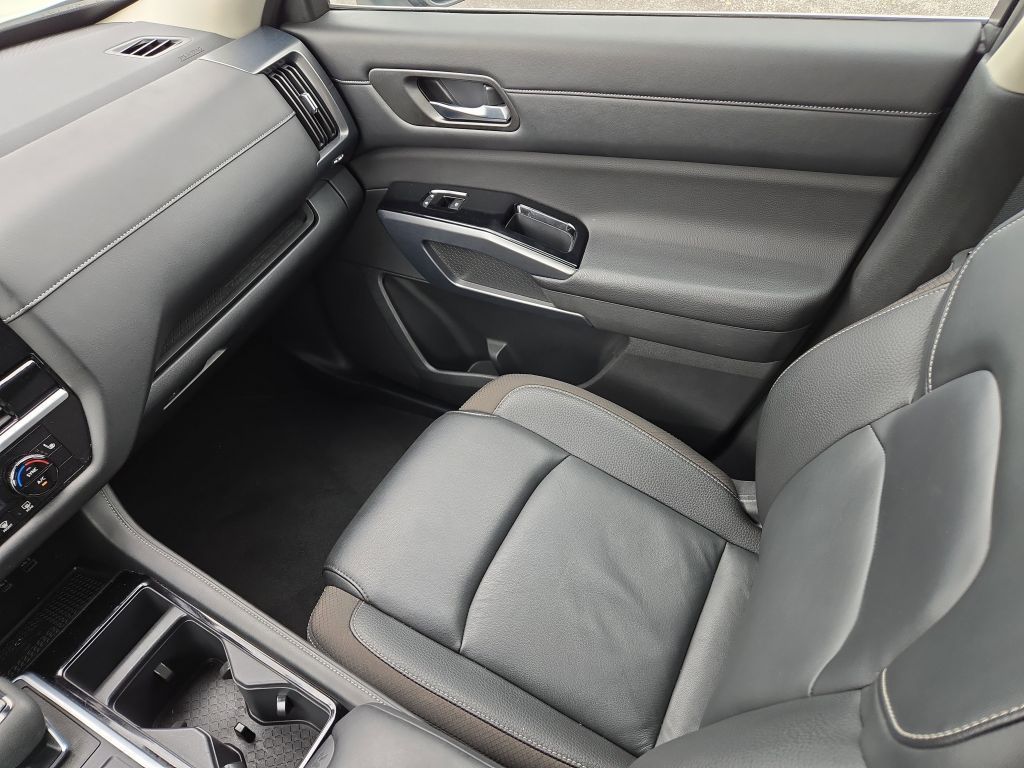 2023 Nissan Pathfinder SL photo 18