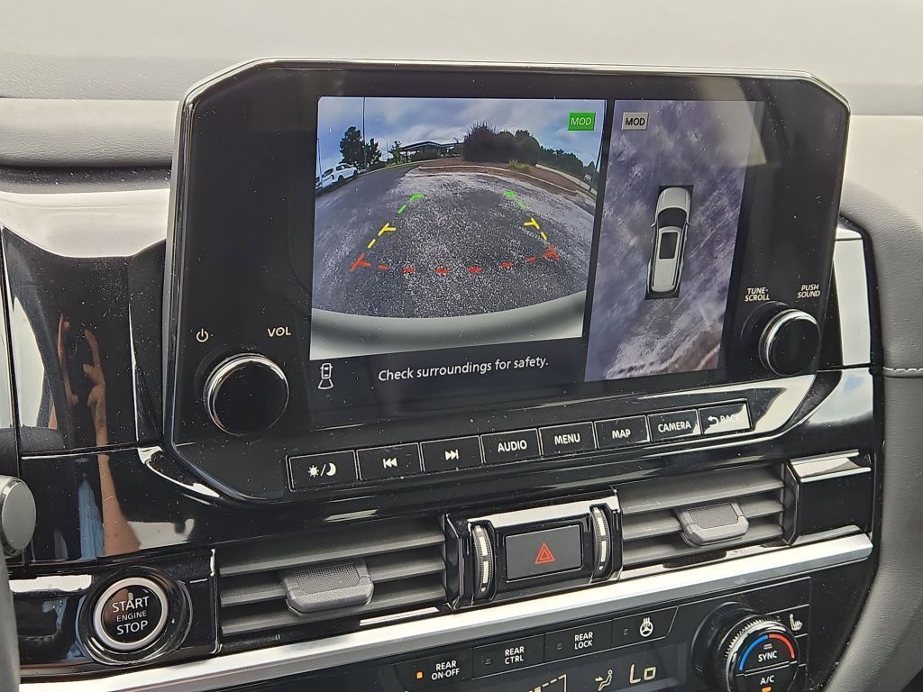 2023 Nissan Pathfinder SL photo 24
