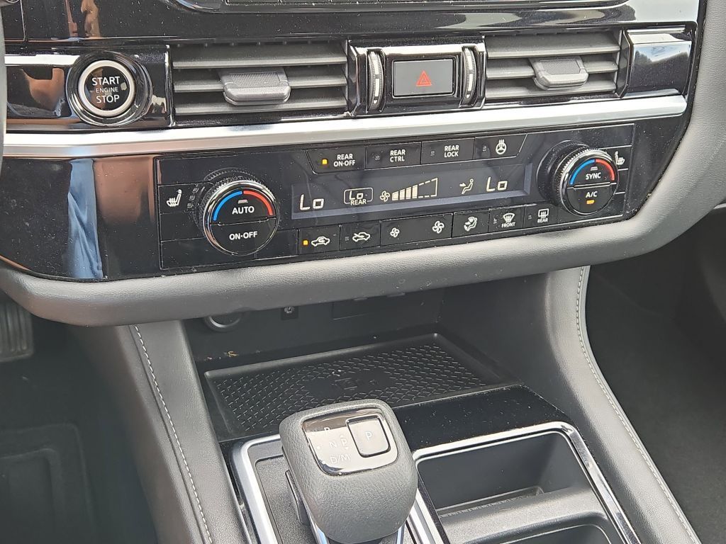 2023 Nissan Pathfinder SL photo 25