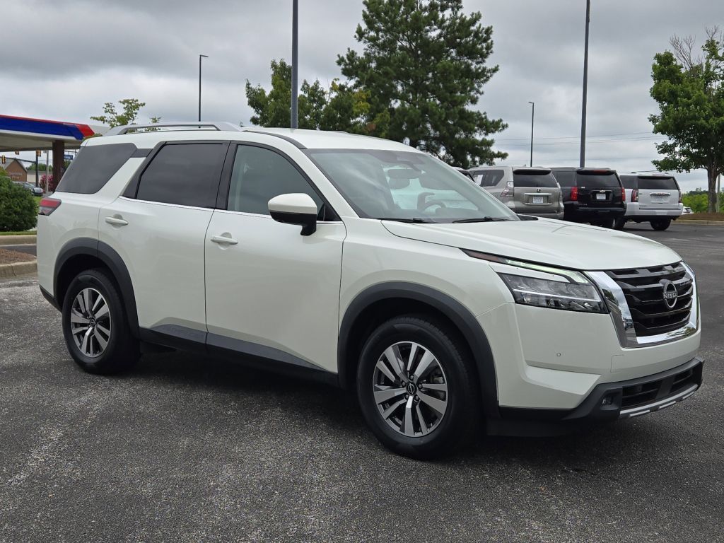 2023 Nissan Pathfinder SL photo 4
