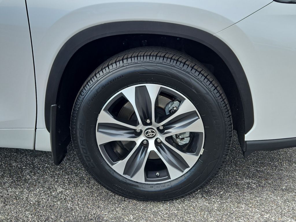 2023 Toyota Highlander XLE, 521323, Photo