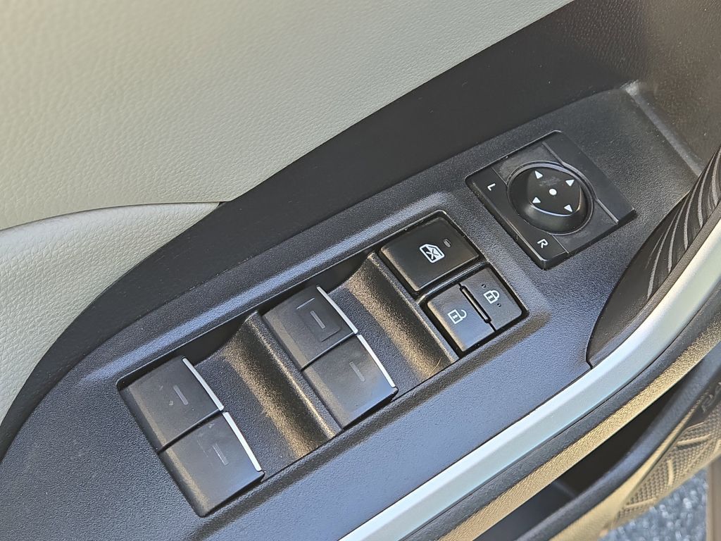 2023 Toyota RAV4 XLE, 233727, Photo