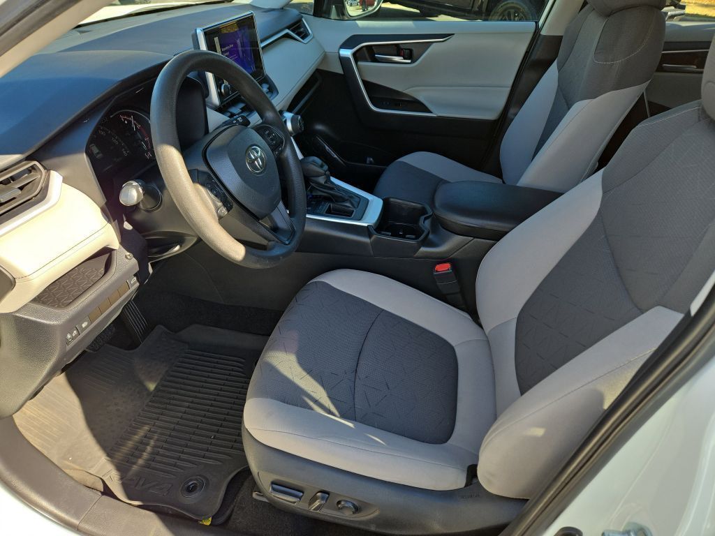 2023 Toyota RAV4 XLE, 233727, Photo