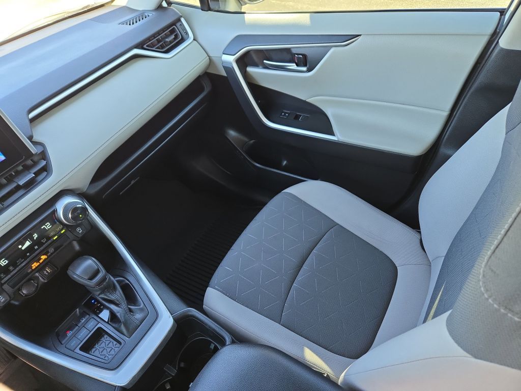 2023 Toyota RAV4 XLE, 233727, Photo