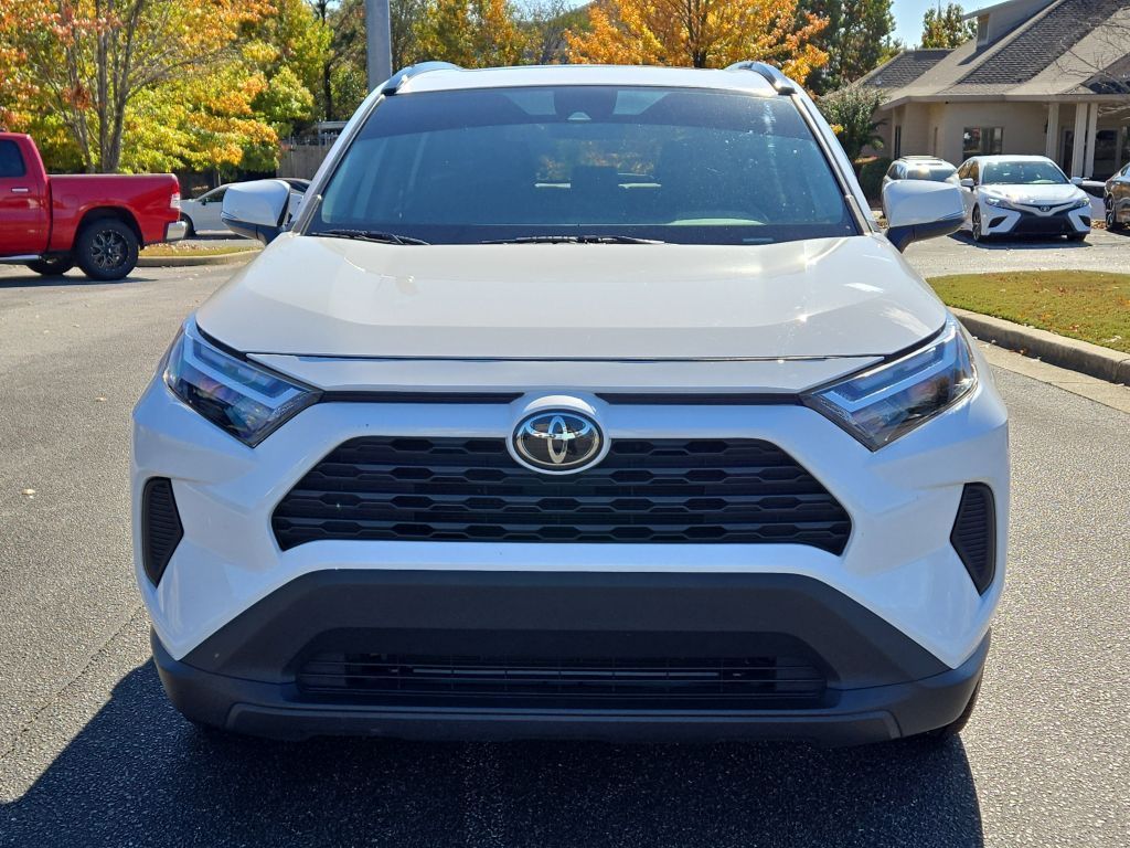 2023 Toyota RAV4 XLE photo 2