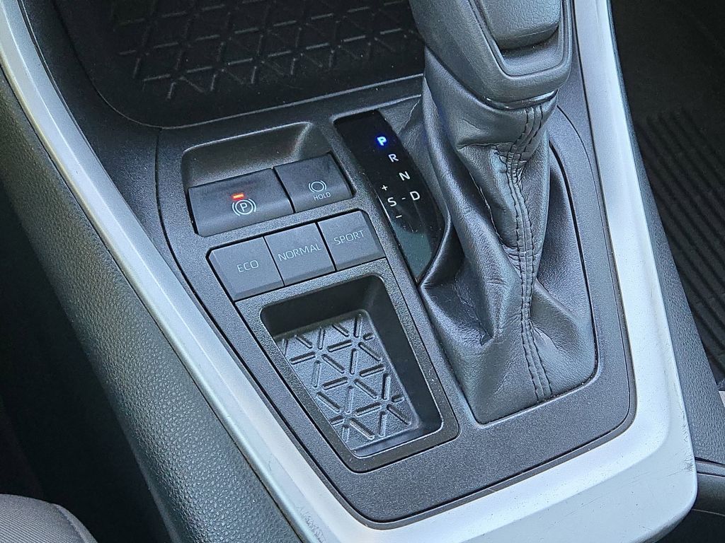 2023 Toyota RAV4 XLE, 233727, Photo