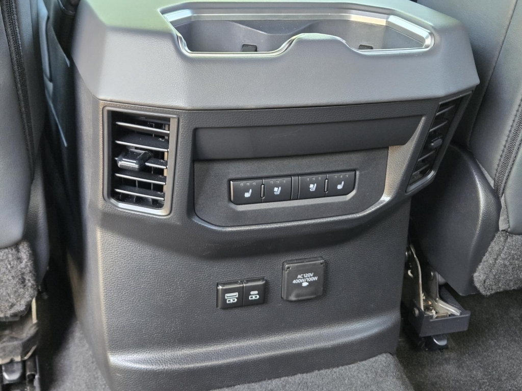 2023 Toyota Tundra Platinum, 023658, Photo