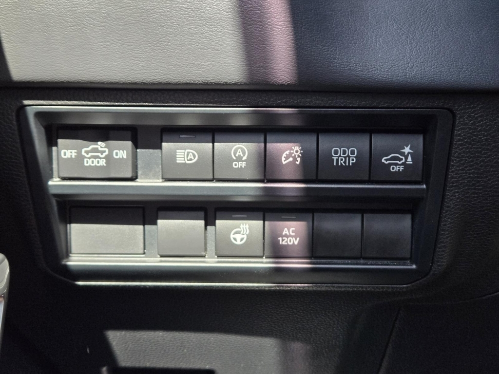 2023 Toyota Tundra Platinum, 023658, Photo