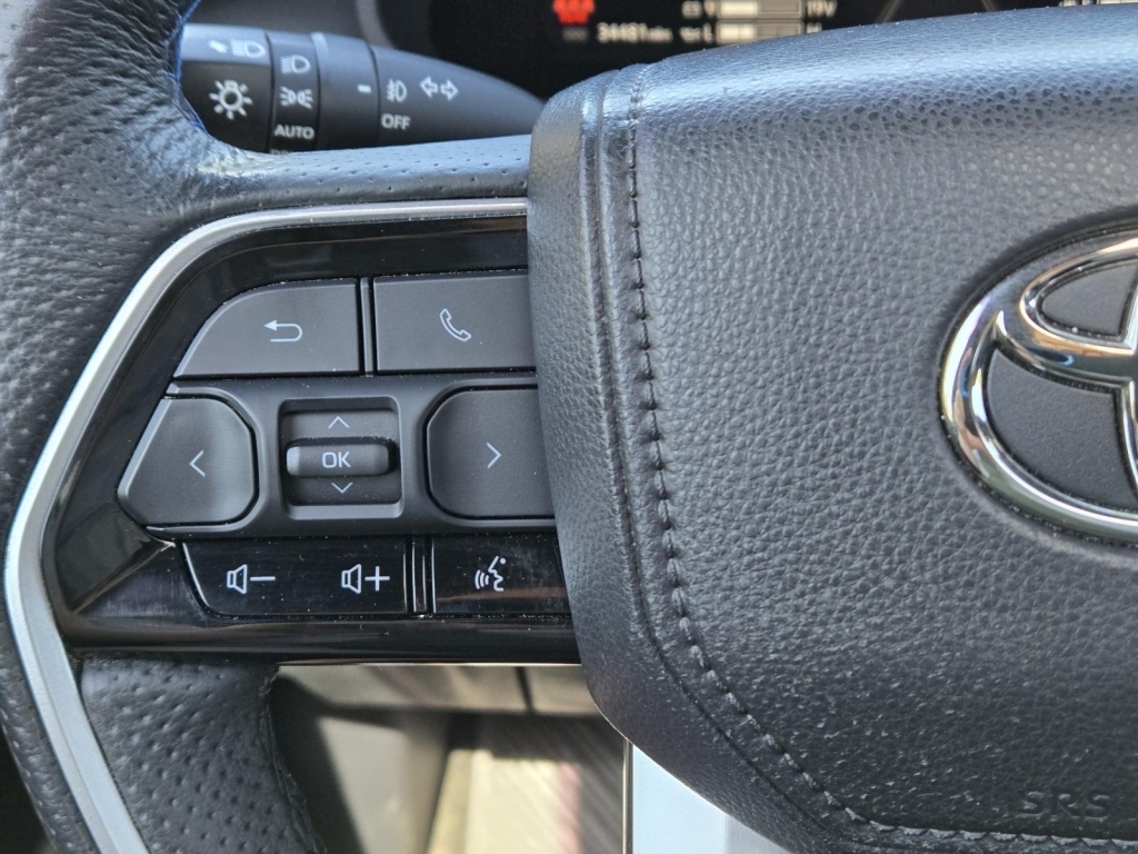 2023 Toyota Tundra Platinum, 023658, Photo