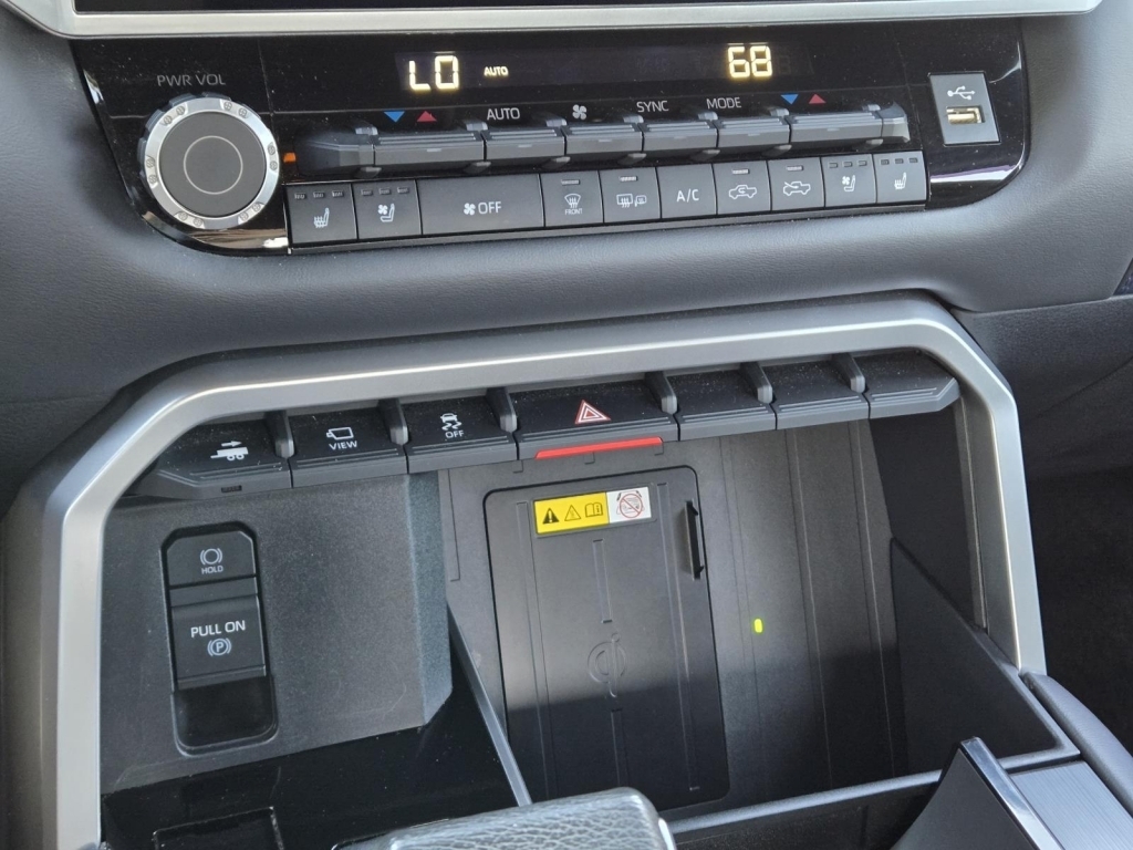 2023 Toyota Tundra Platinum, 023658, Photo