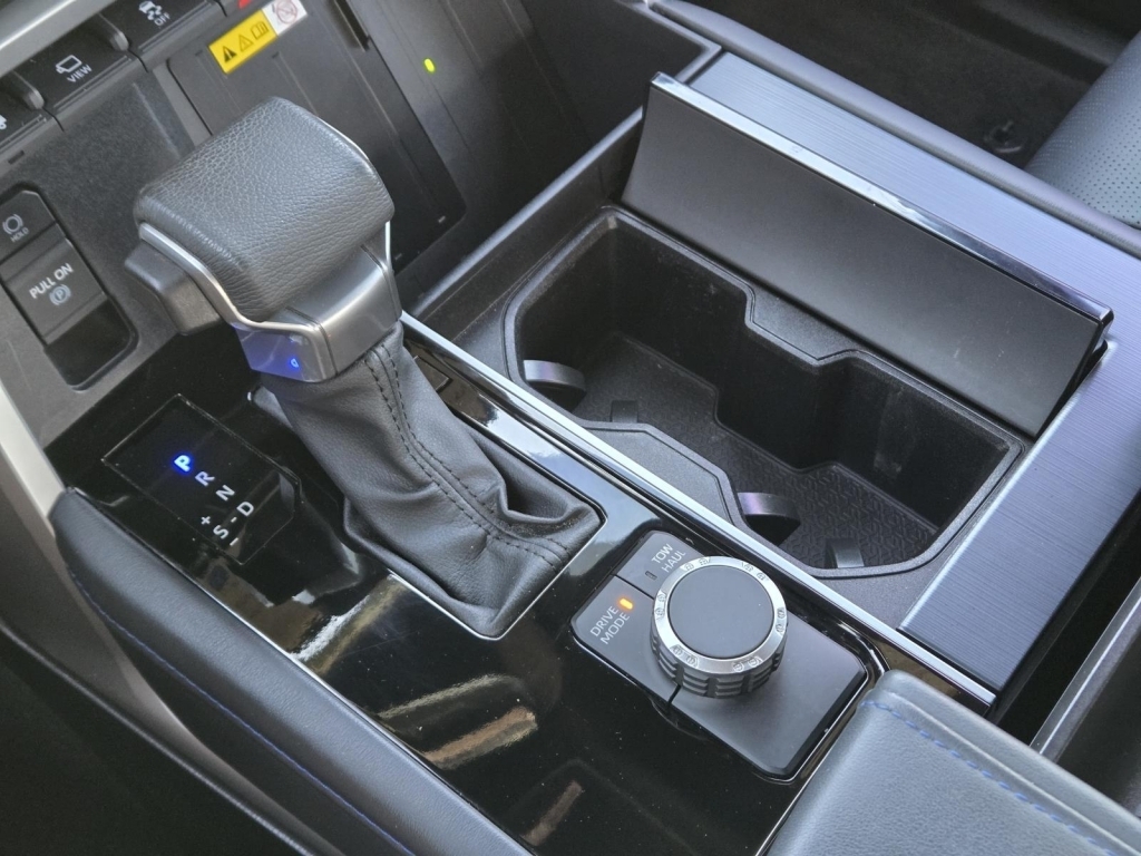 2023 Toyota Tundra Platinum, 023658, Photo