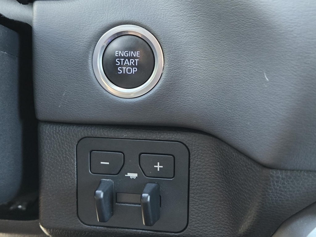 2023 Toyota Tundra Platinum, 023658, Photo