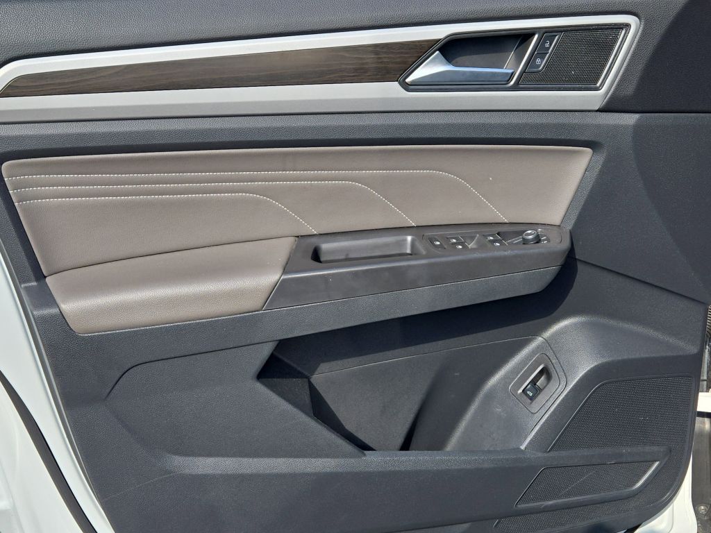 2023 Volkswagen Atlas V6 SE Technology photo 12