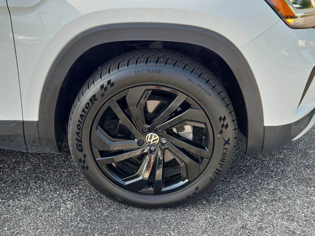 2023 Volkswagen Atlas V6 SE Technology photo 3
