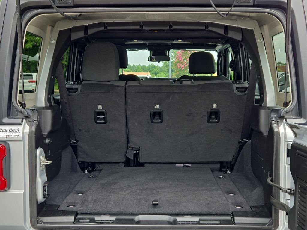 2024 Jeep Wrangler Rubicon photo 10