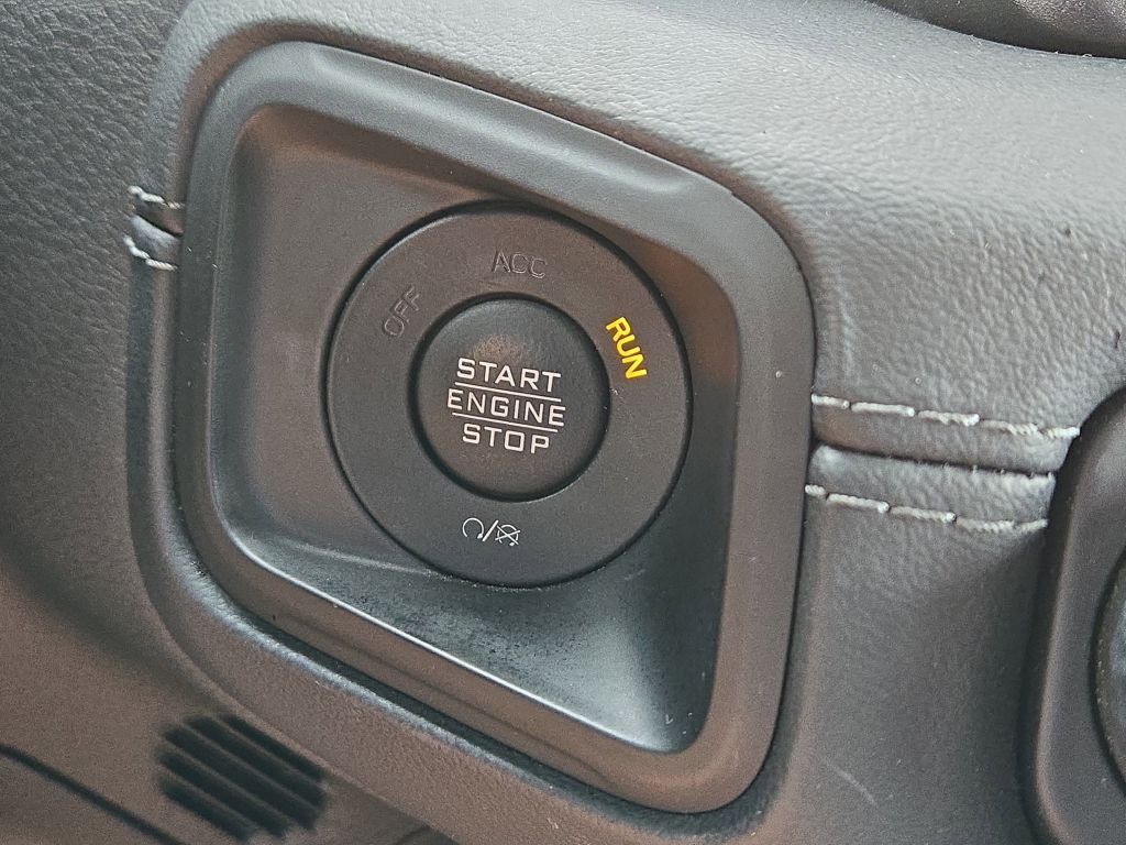 2024 Jeep Wrangler Rubicon photo 26