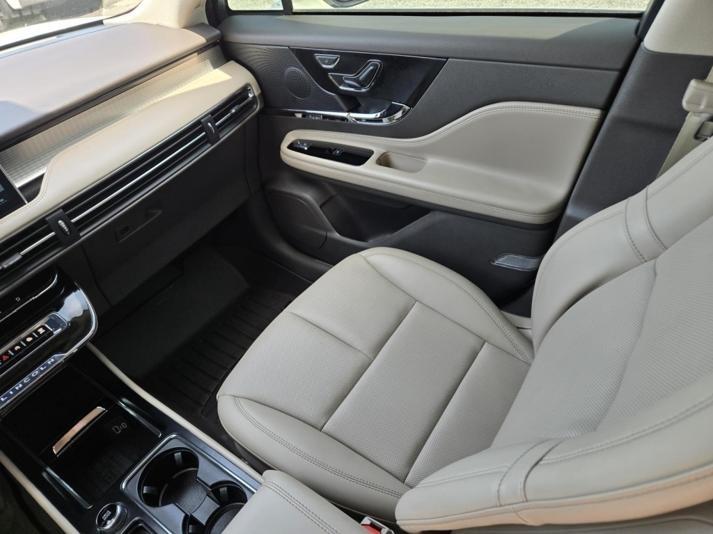 2024 Lincoln Corsair Premiere, L08239, Photo