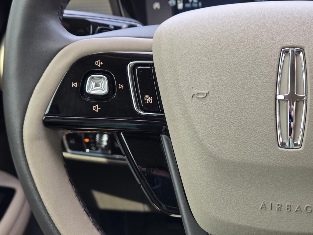 2024 Lincoln Corsair Premiere, L08239, Photo