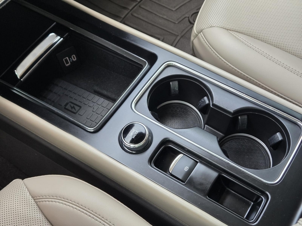 2024 Lincoln Corsair Premiere, L08239, Photo