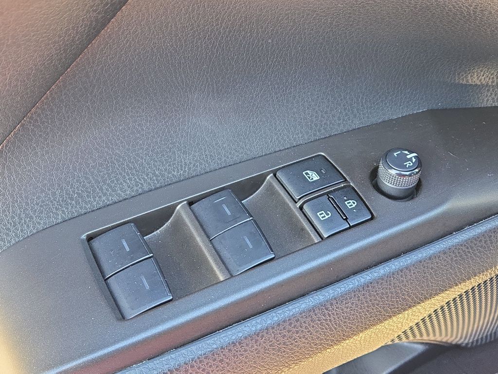 2024 Toyota Camry SE, 243399, Photo