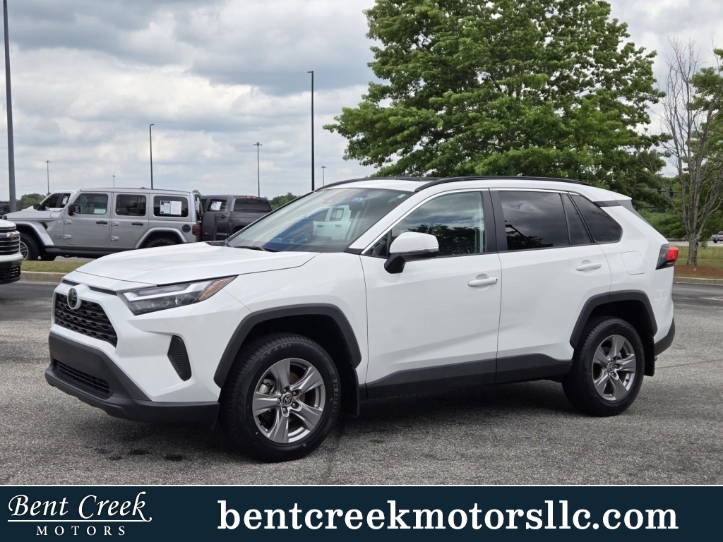 2024 Toyota RAV4 XLE, 275706, Photo