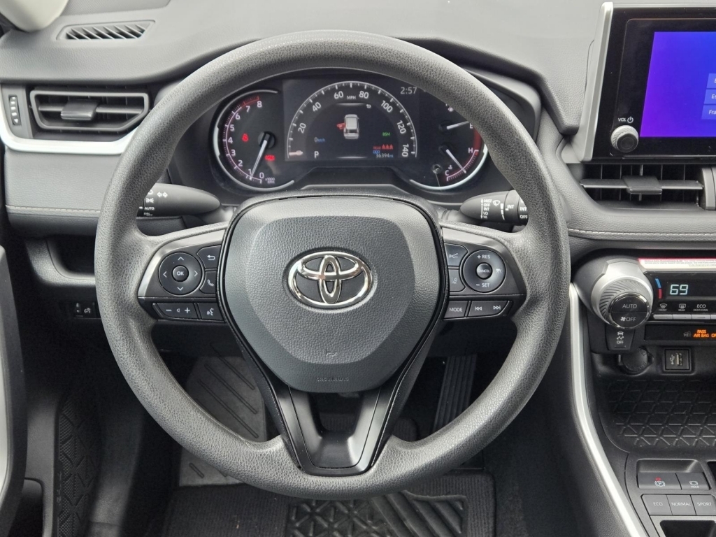2024 Toyota RAV4 XLE, 275706, Photo