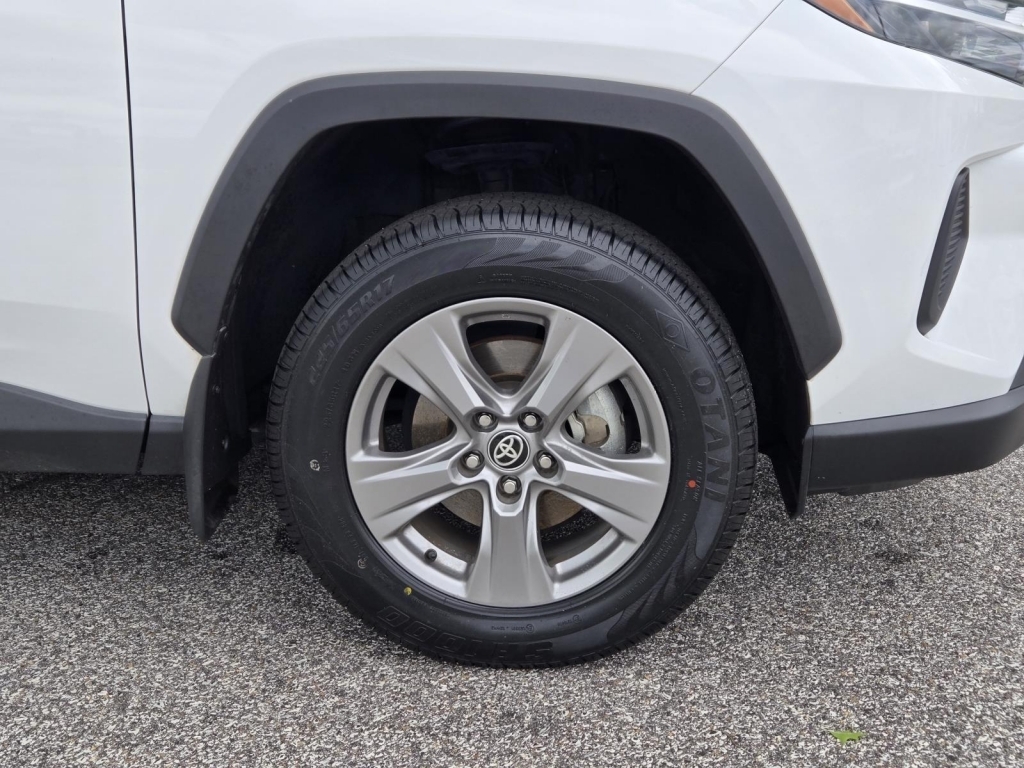 2024 Toyota RAV4 XLE, 275706, Photo