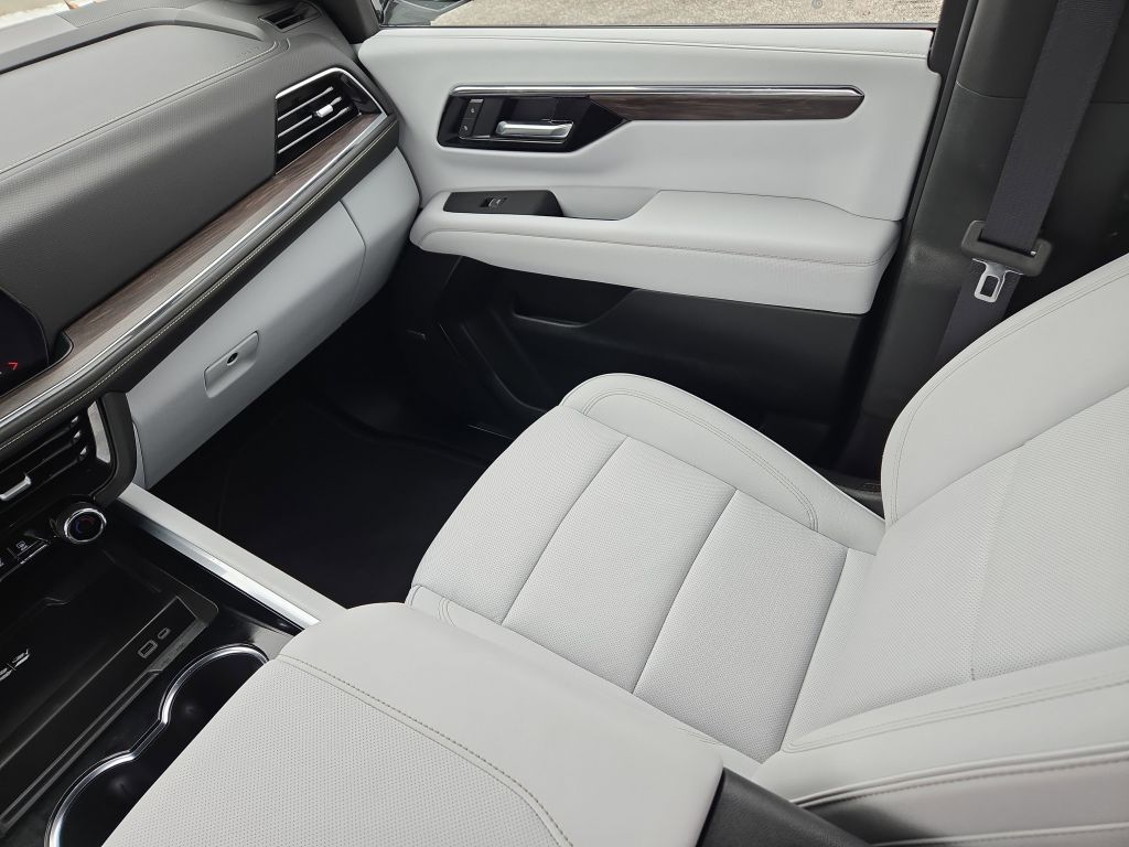 2025 Chevrolet Tahoe Premier, 135494, Photo