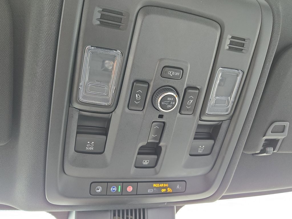 2025 Chevrolet Tahoe Premier, 135494, Photo