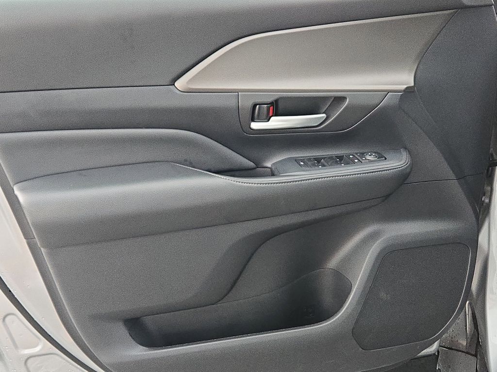 2025 Toyota Grand Highlander XLE, 023491, Photo